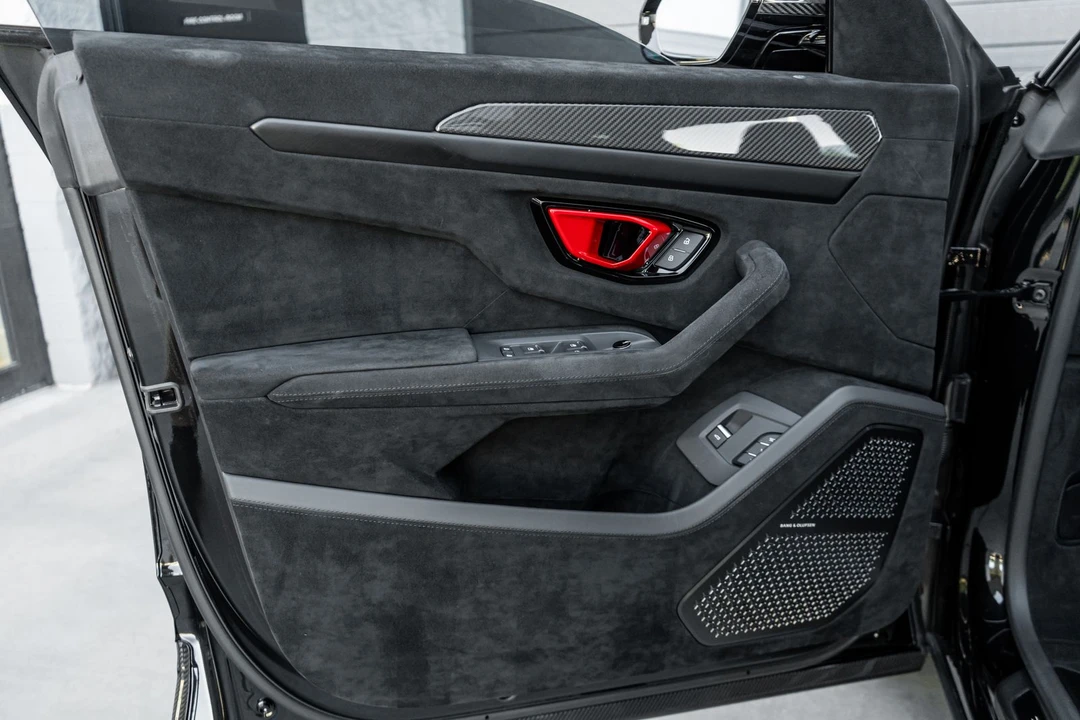 2023 Lamborghini Urus - Image 24 of 31
