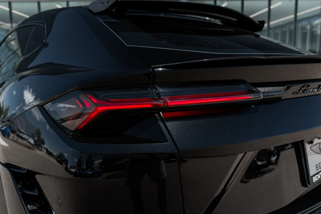 2023 Lamborghini Urus - Image 12 of 31