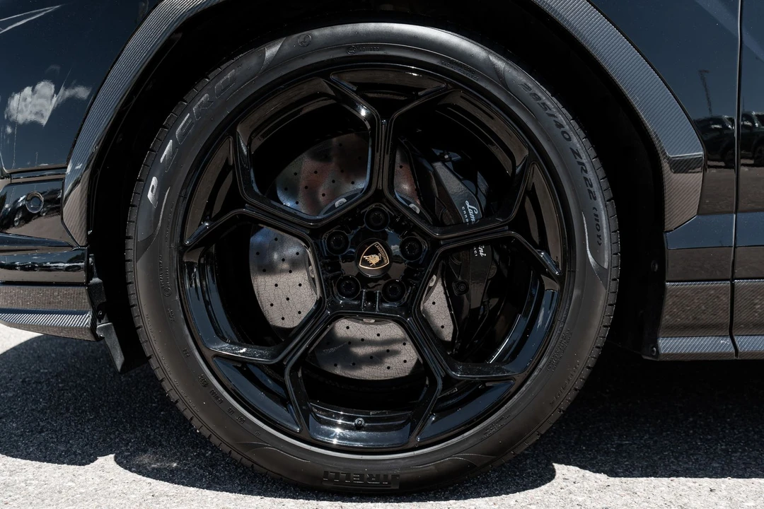 2023 Lamborghini Urus - Image 6 of 31