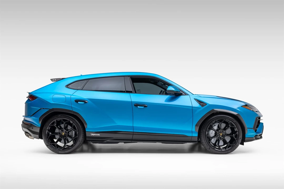 2023 Lamborghini Urus Performante - Image 7 of 31