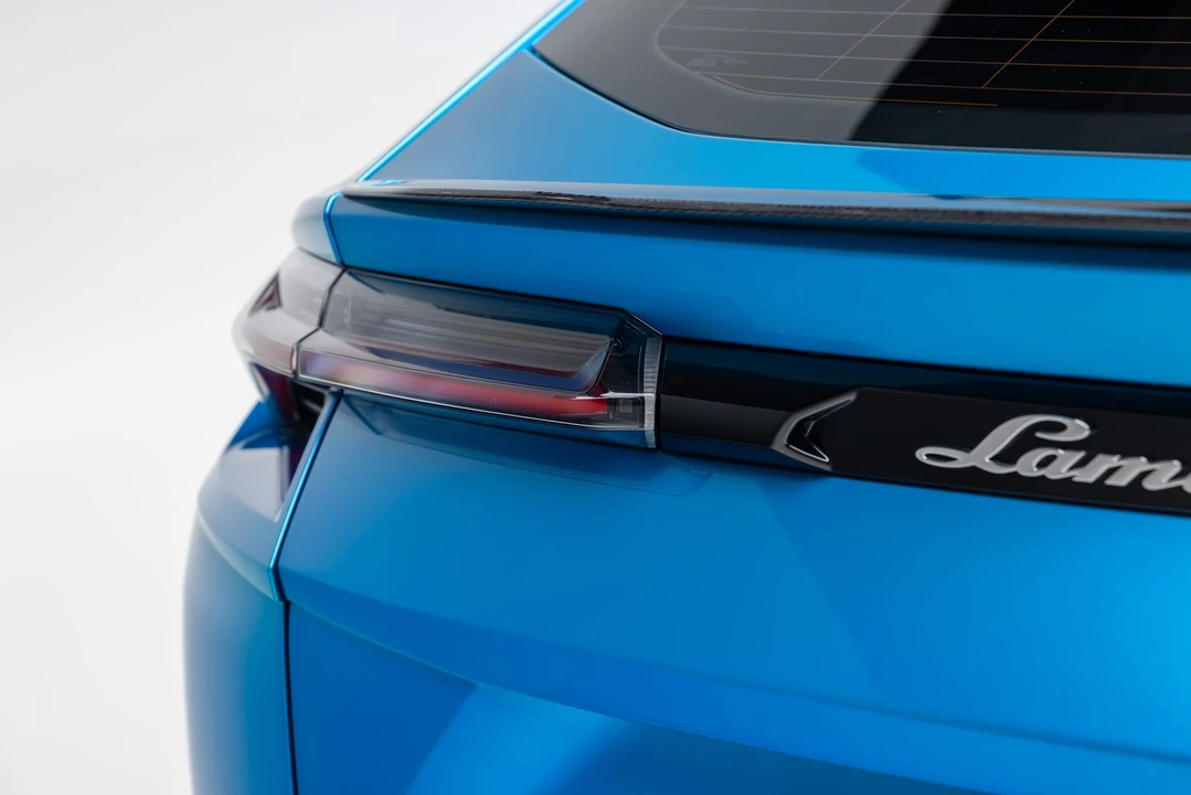 2023 Lamborghini Urus Performante - Image 20 of 31