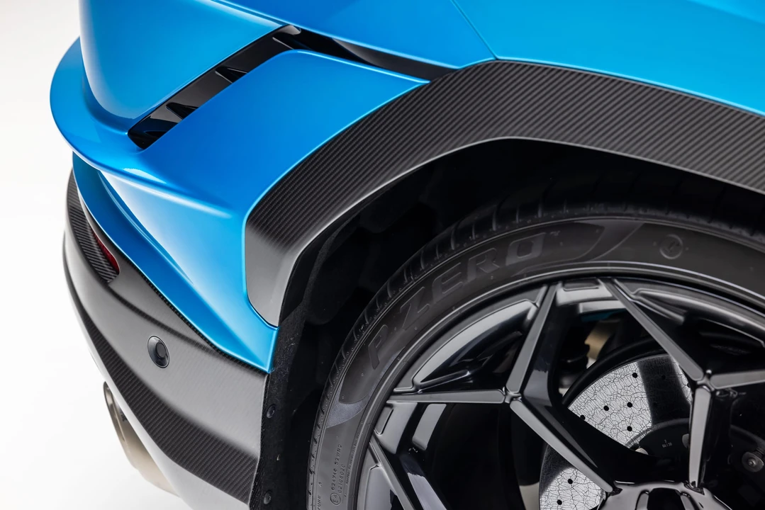 2023 Lamborghini Urus Performante - Image 24 of 31