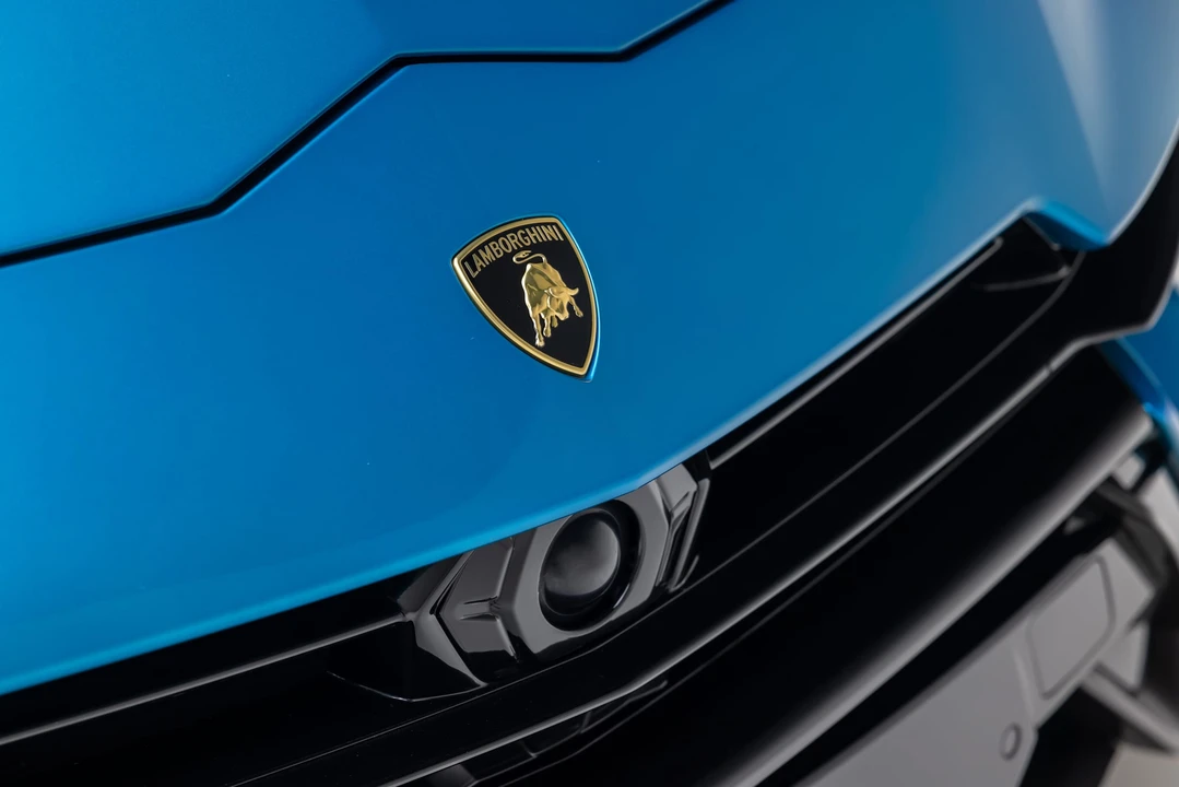2023 Lamborghini Urus Performante - Image 26 of 31