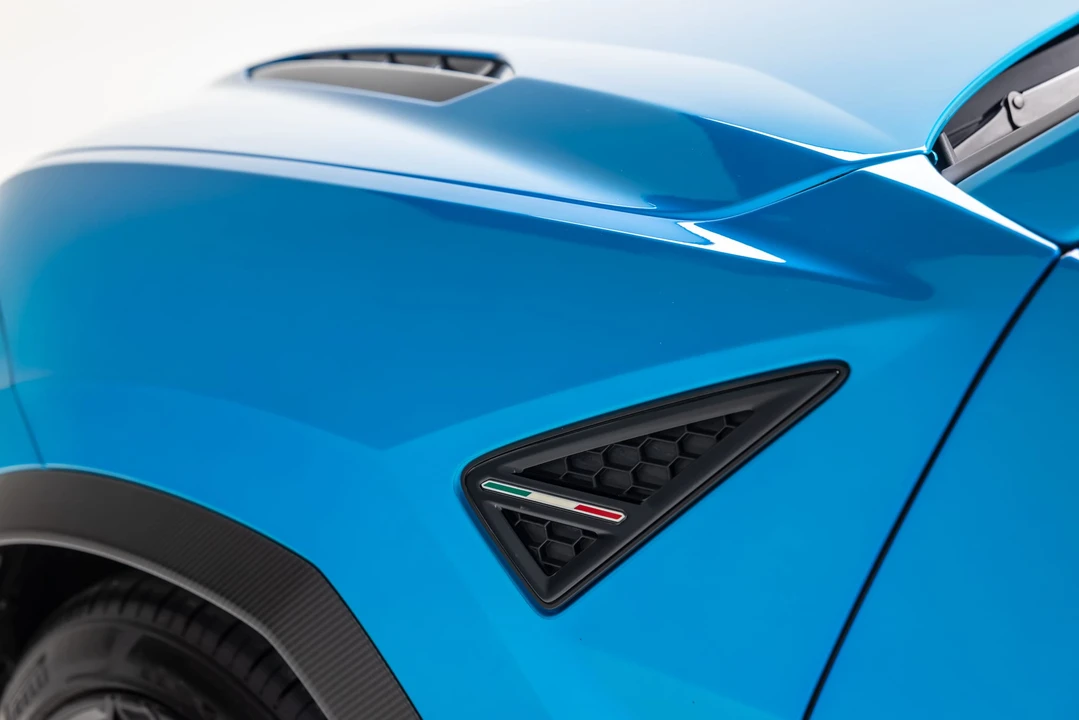 2023 Lamborghini Urus Performante - Image 29 of 31