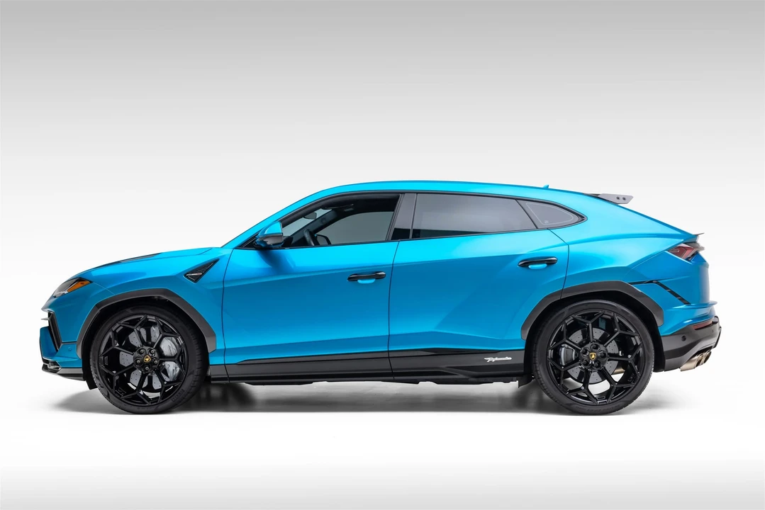 2023 Lamborghini Urus Performante - Image 15 of 31