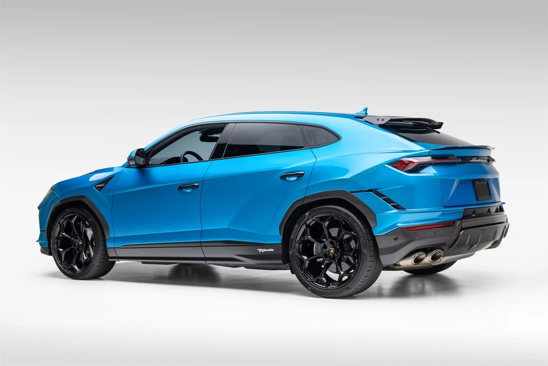 2023 Lamborghini Urus Performante - Image 14 of 31