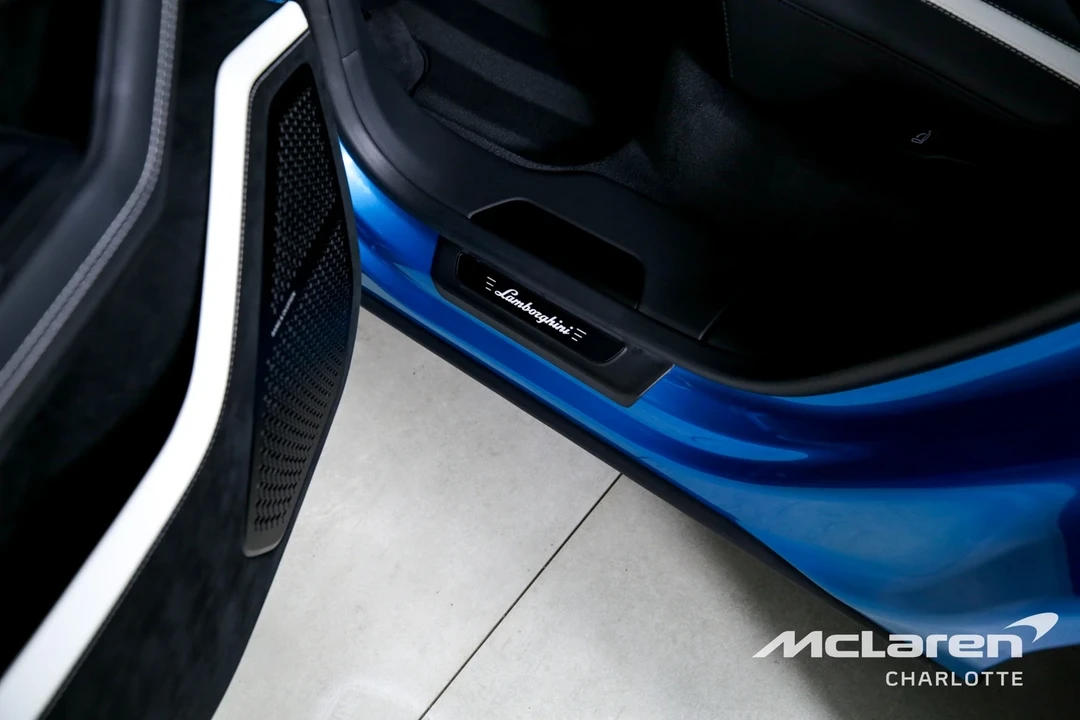 2023 Lamborghini Urus Performante - Image 20 of 21