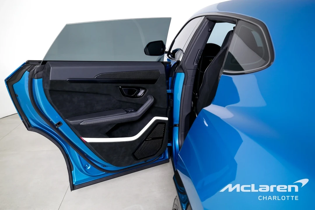 2023 Lamborghini Urus Performante - Image 17 of 21