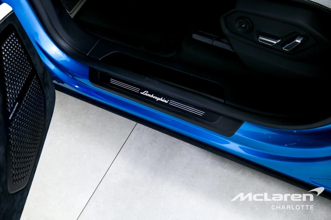 2023 Lamborghini Urus Performante - Image 16 of 21