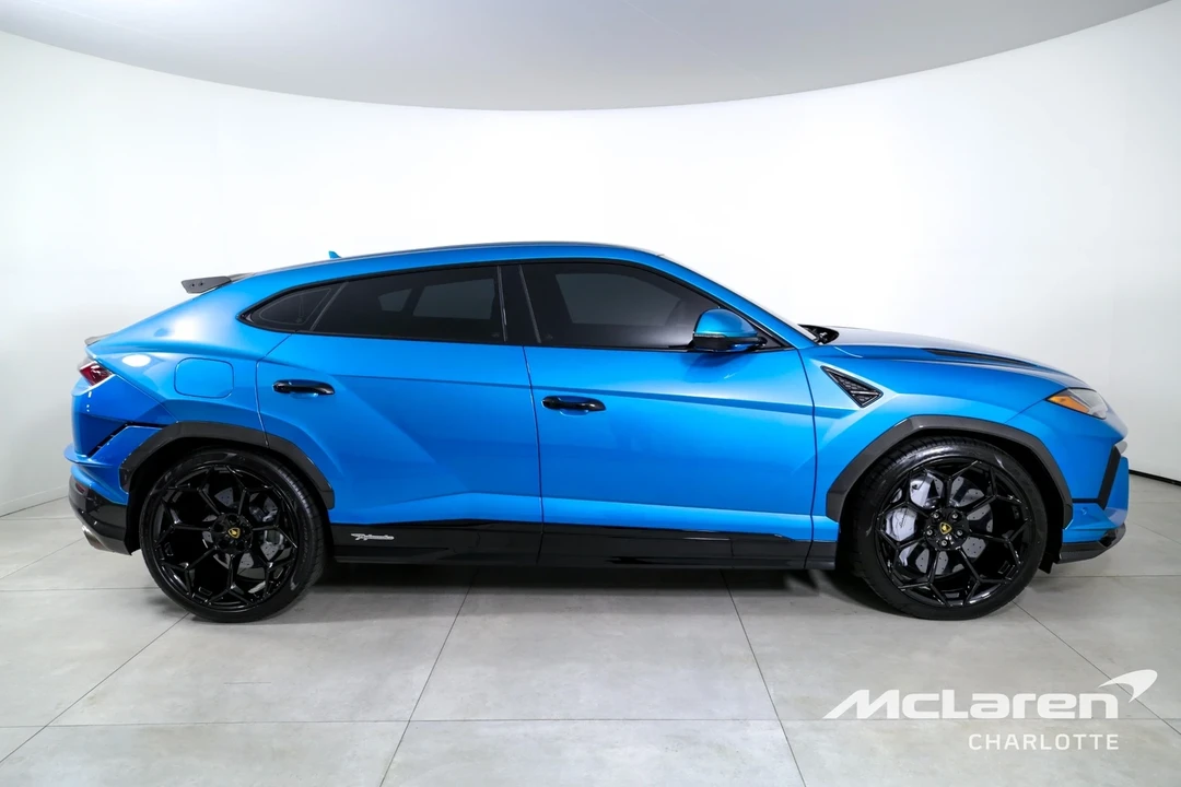 2023 Lamborghini Urus Performante - Image 9 of 12