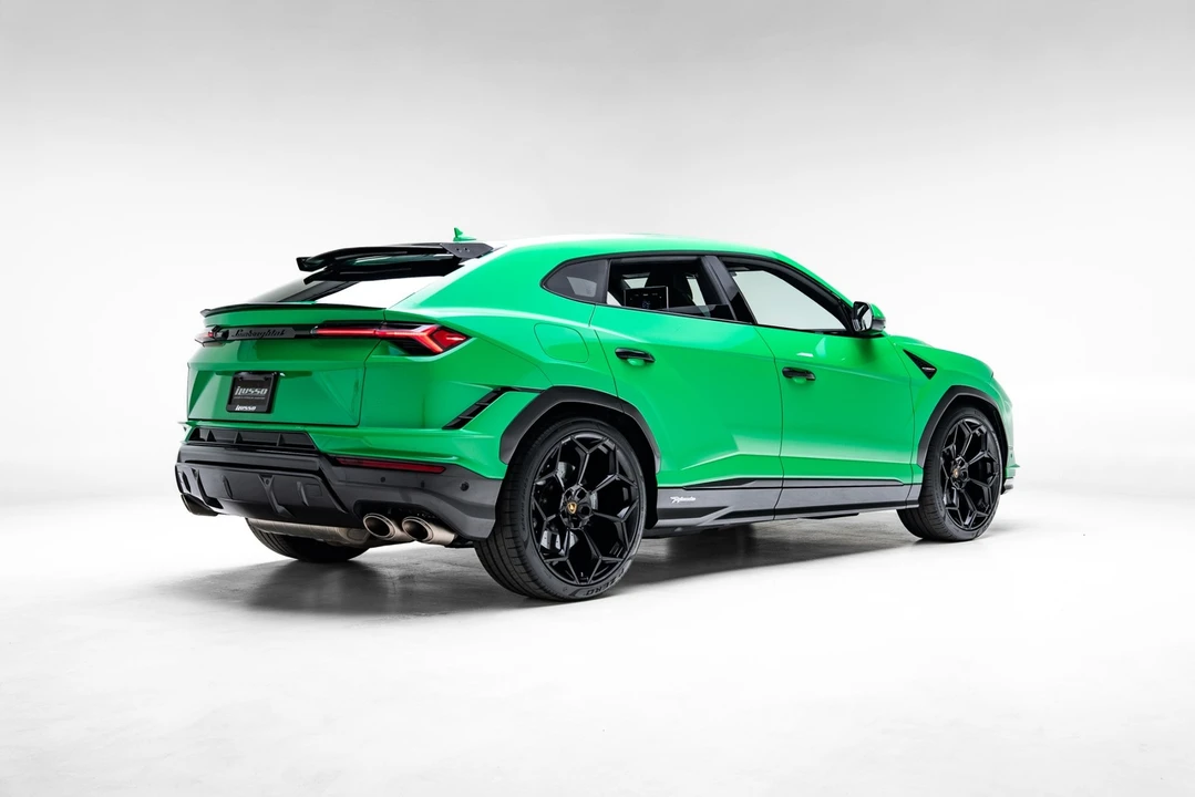 2023 Lamborghini - Image 4 of 31