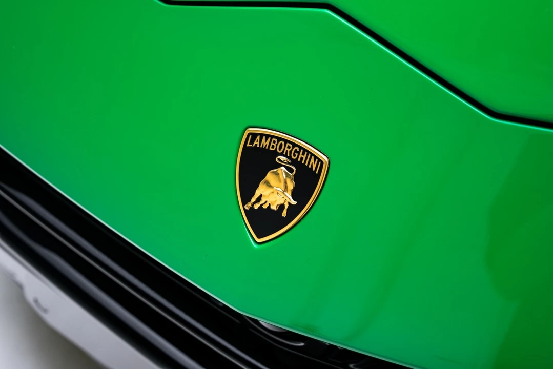 2023 Lamborghini - Image 12 of 31