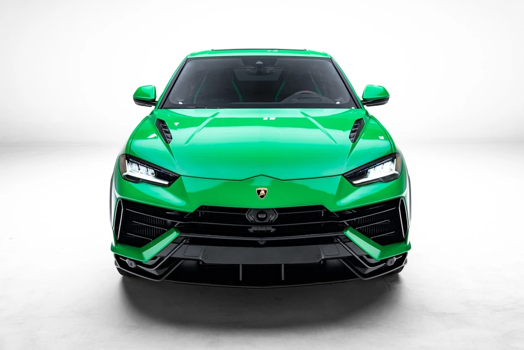 2023 Lamborghini - Image 7 of 31