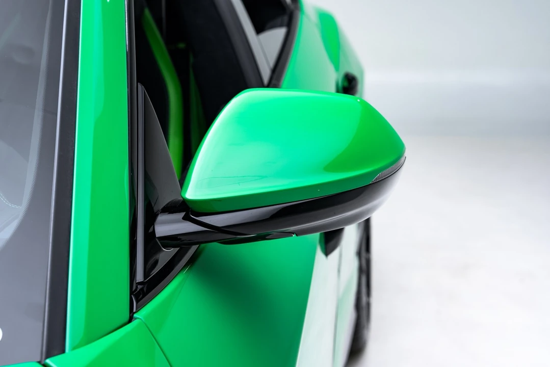 2023 Lamborghini - Image 15 of 31