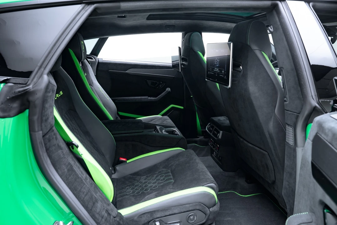 2023 Lamborghini - Image 19 of 31