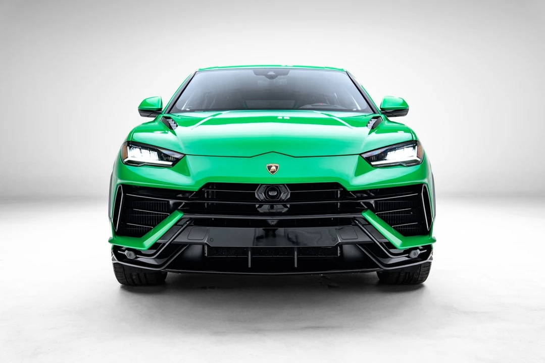 2023 Lamborghini - Image 3 of 31