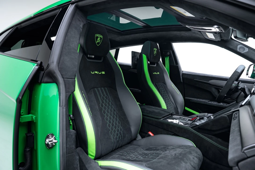 2023 Lamborghini - Image 20 of 31