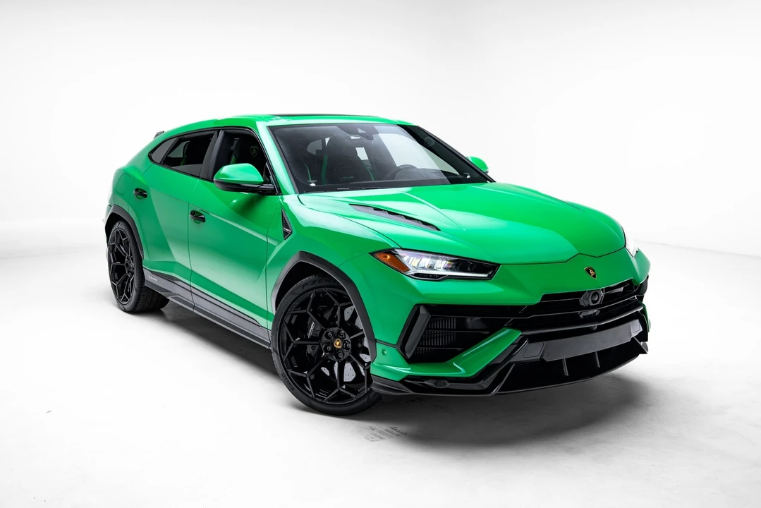 2023 Lamborghini - Image 25 of 31