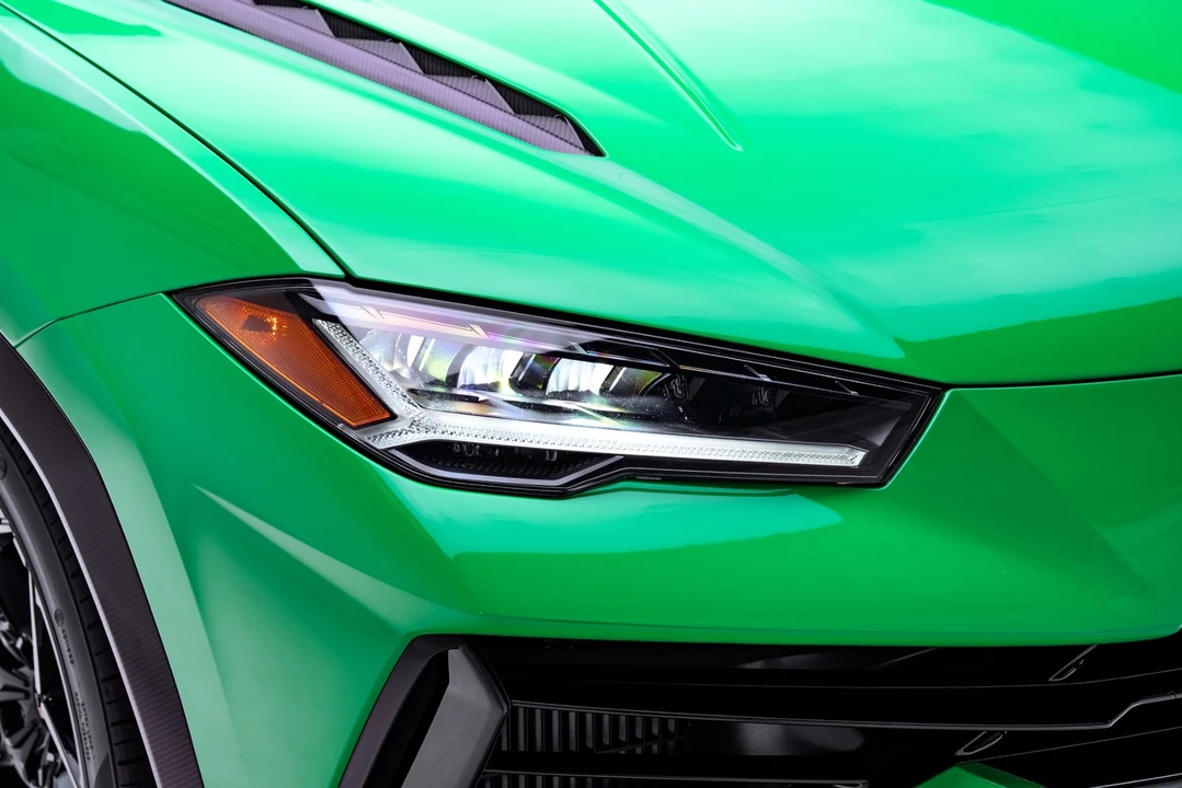 2023 Lamborghini - Image 10 of 31