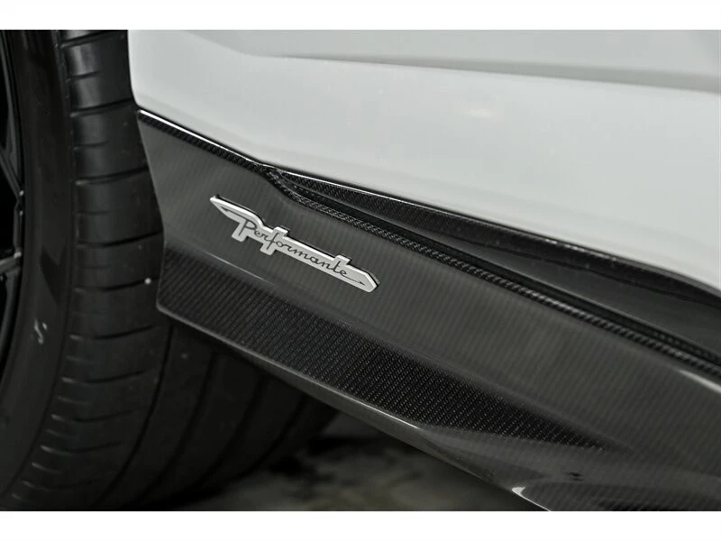 2023 Lamborghini Urus Performante - Image 13 of 31