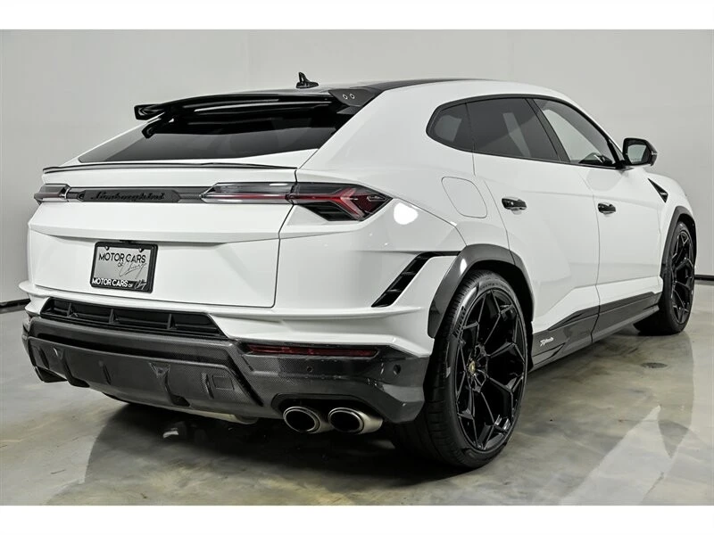 2023 Lamborghini Urus Performante - Image 9 of 31