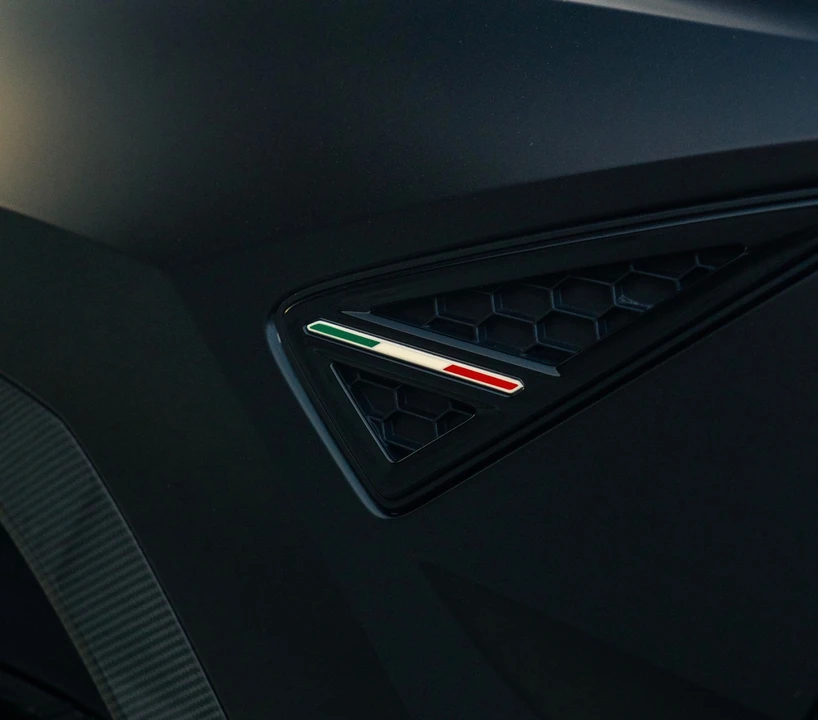 2023 Lamborghini Urus Performante - Image 16 of 27