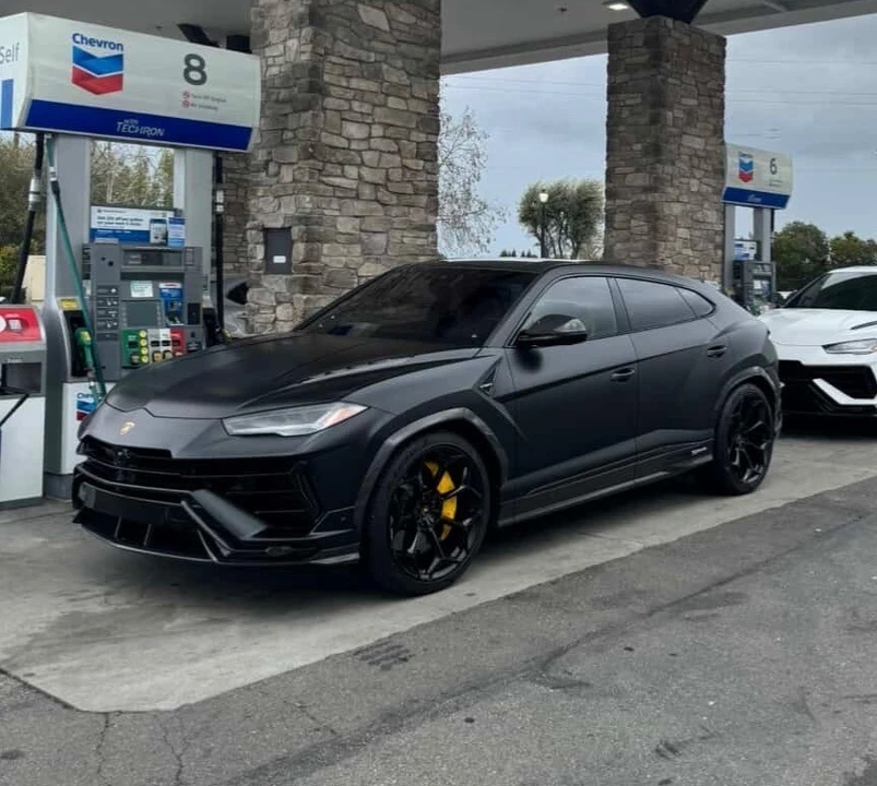 2023 Lamborghini Urus Performante - Image 9 of 11