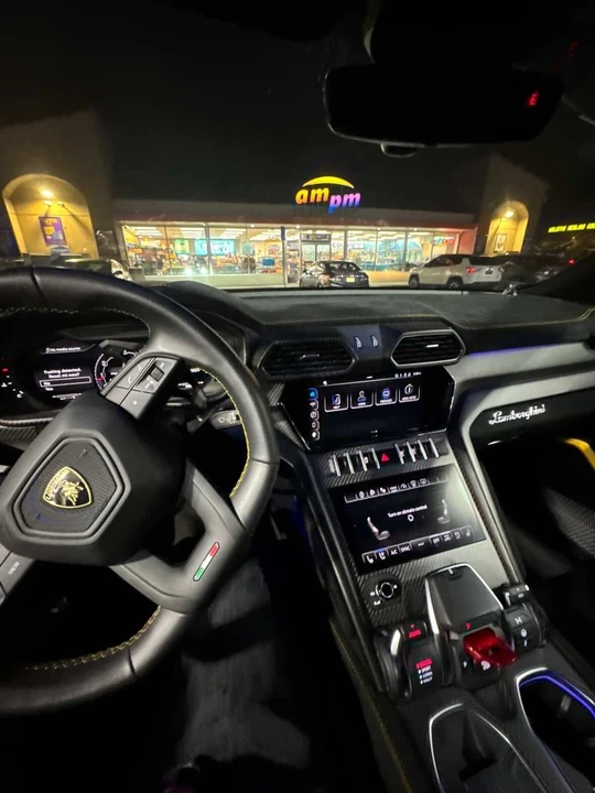 2023 Lamborghini Urus Performante - Image 10 of 10