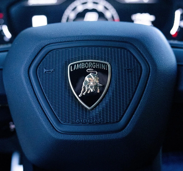 2023 Lamborghini Urus Performante - Image 19 of 27