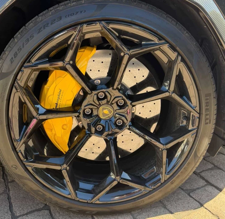 2023 Lamborghini Urus Performante - Image 12 of 27