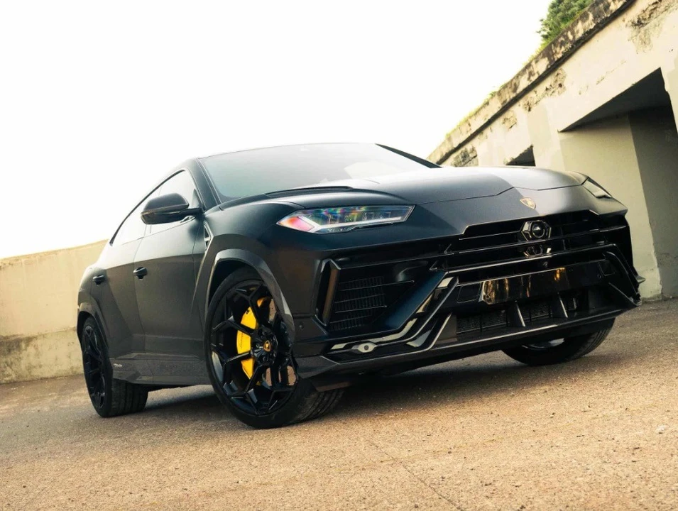 2023 Lamborghini Urus Performante - Image 2 of 27
