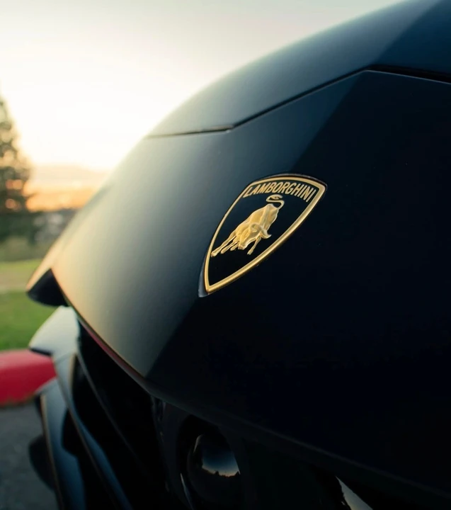2023 Lamborghini Urus Performante - Image 5 of 11