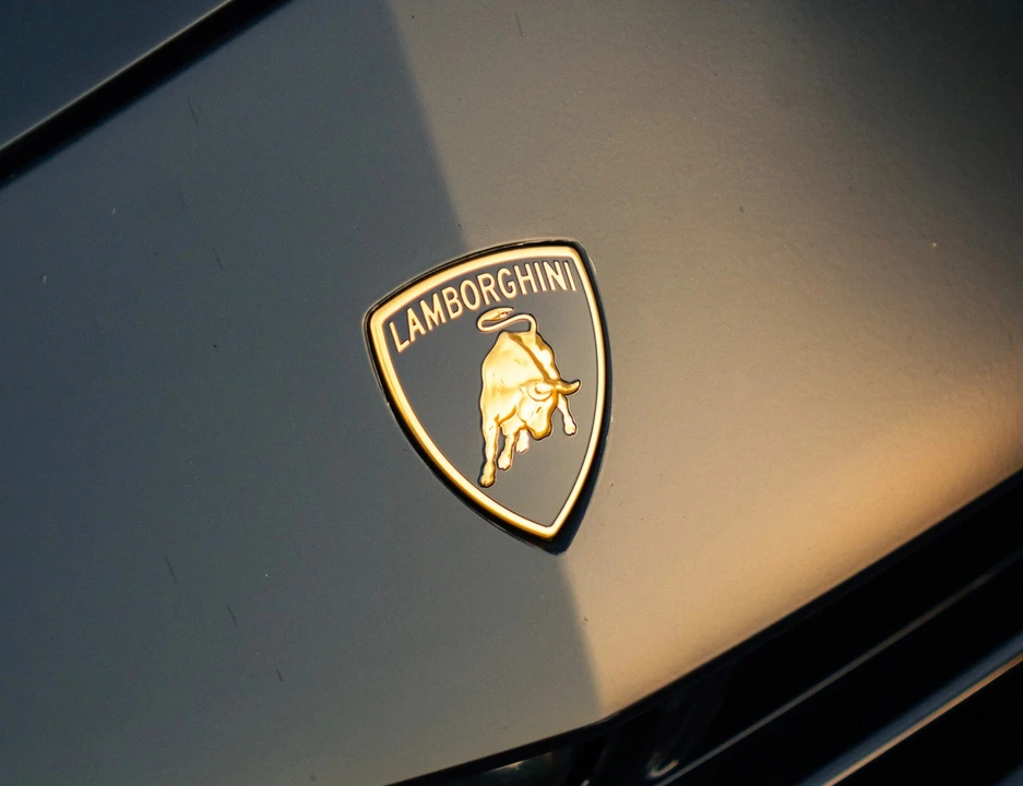 2023 Lamborghini Urus Performante - Image 13 of 27