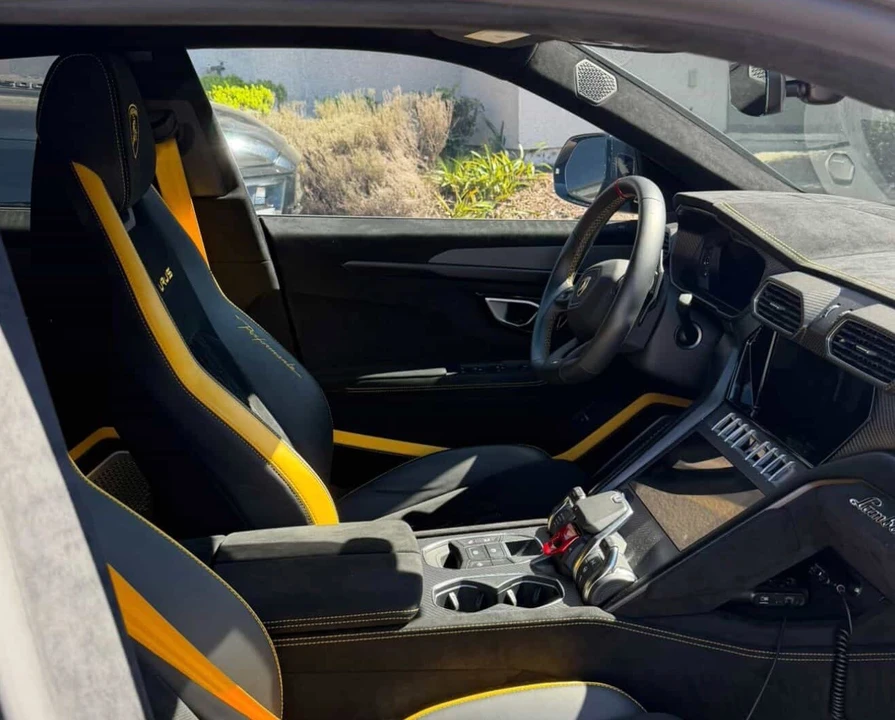 2023 Lamborghini Urus Performante - Image 4 of 21