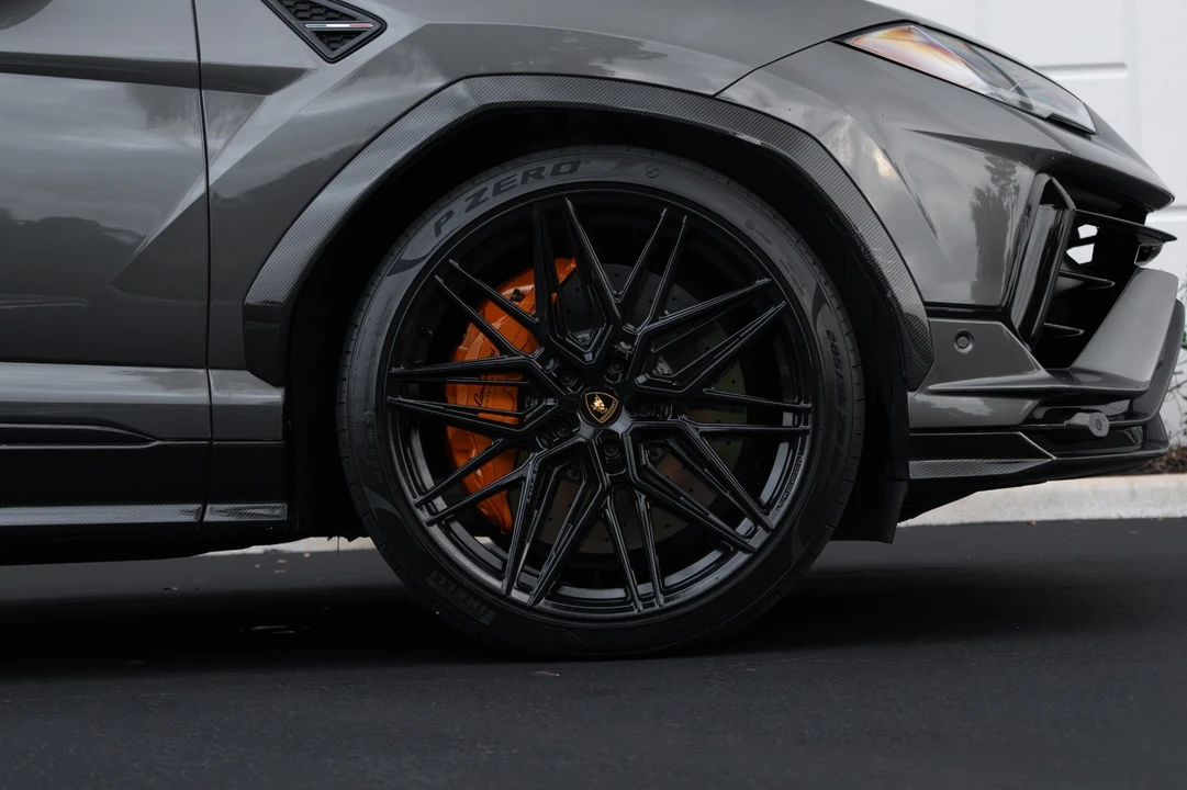 2023 Lamborghini Urus Performante - Image 9 of 12