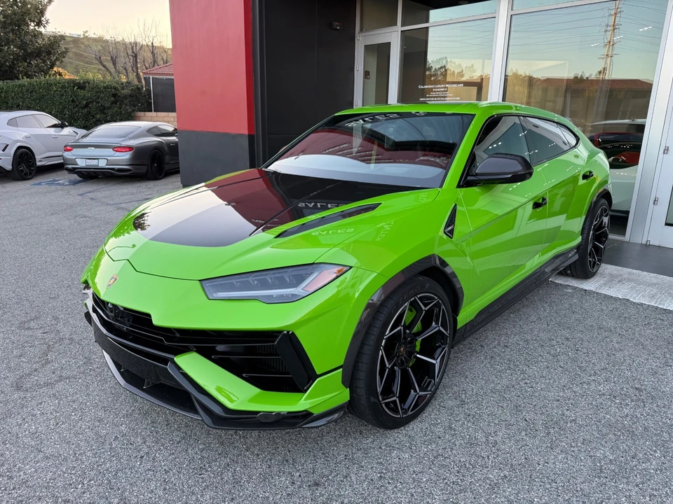 2023 Lamborghini Urus Performante - Image 13 of 21