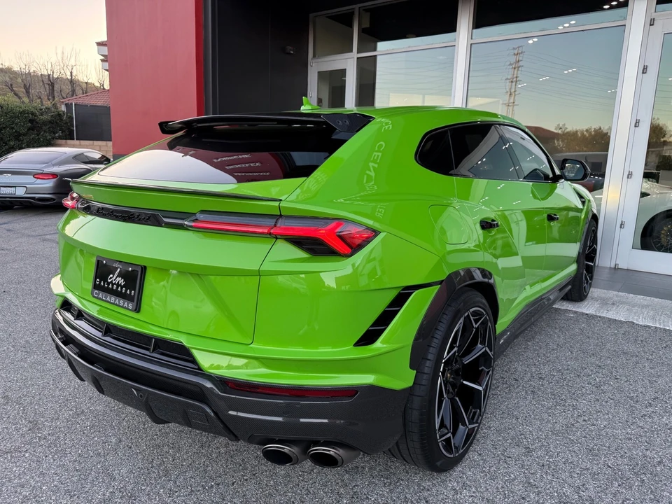 2023 Lamborghini Urus Performante - Image 16 of 21