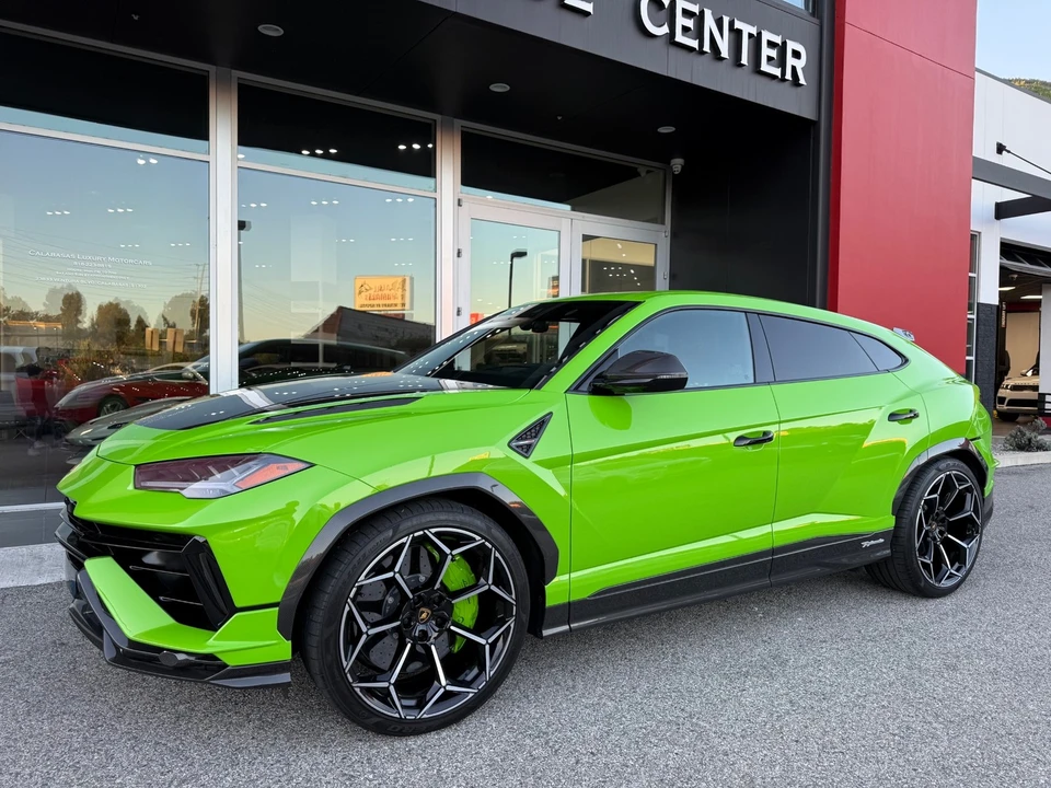 2023 Lamborghini Urus Performante - Image 7 of 21