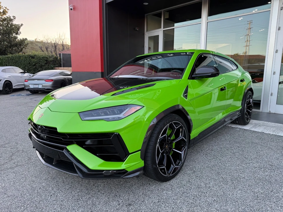2023 Lamborghini Urus Performante - Image 12 of 21