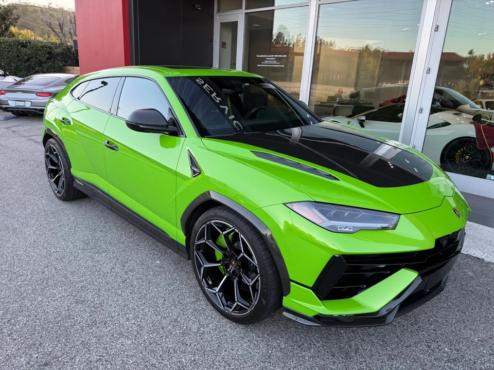 2023 Lamborghini Urus Performante - Image 3 of 21