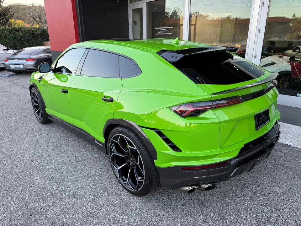 2023 Lamborghini Urus Performante - Image 10 of 21