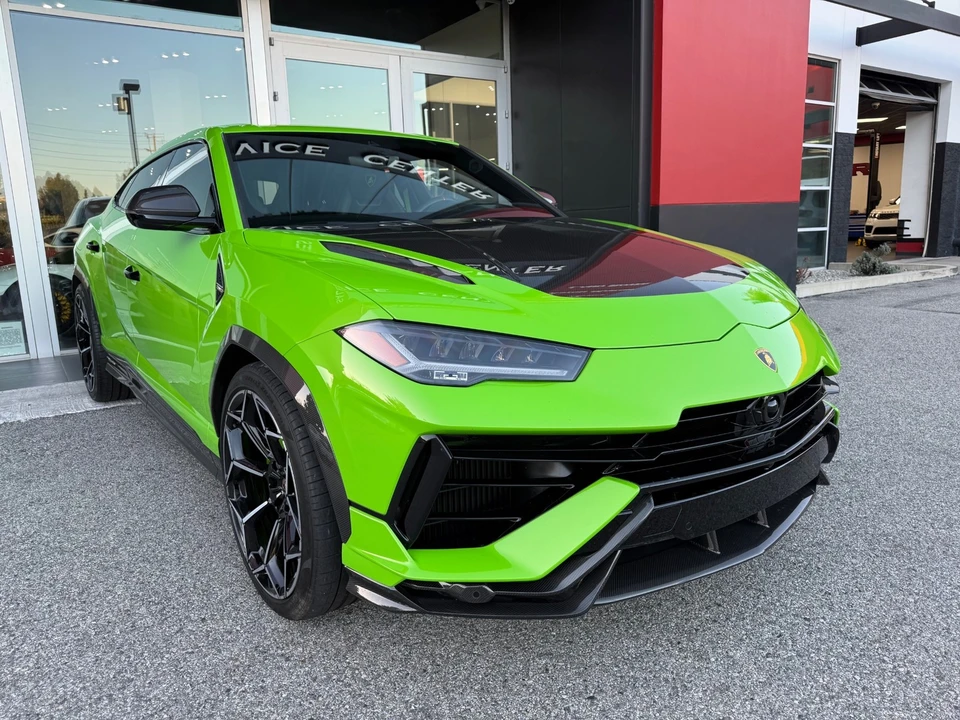 2023 Lamborghini Urus Performante - Image 14 of 21