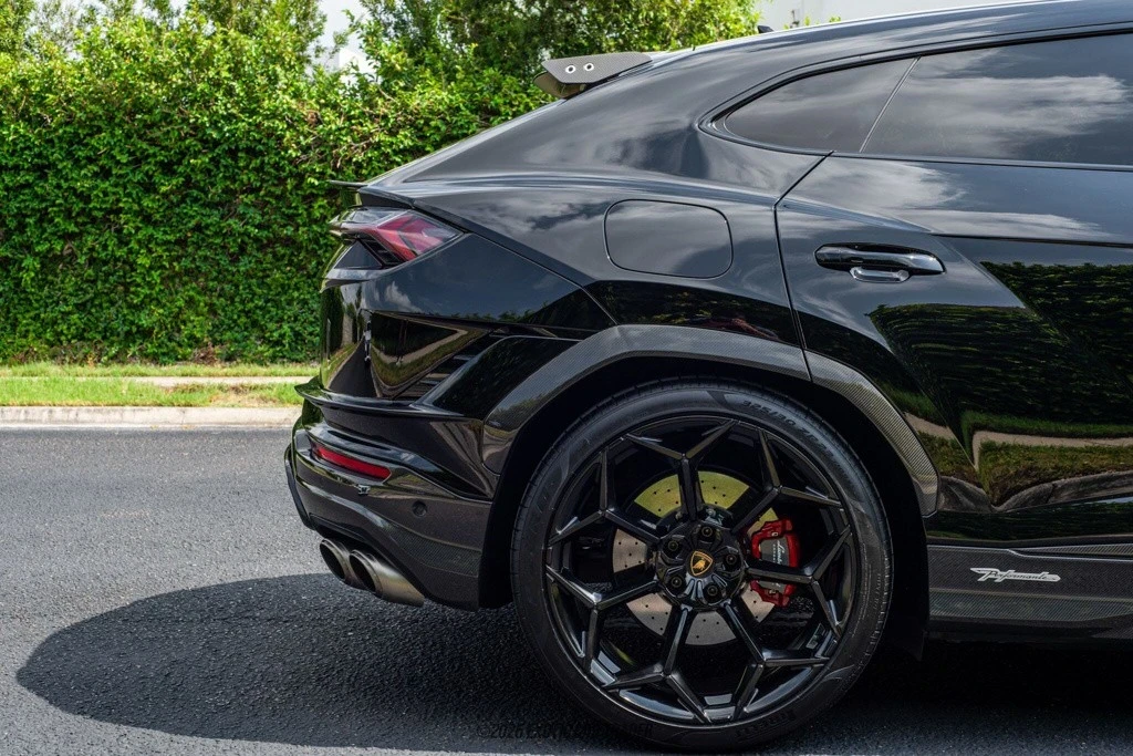 2023 Lamborghini Urus Performante - Image 10 of 12
