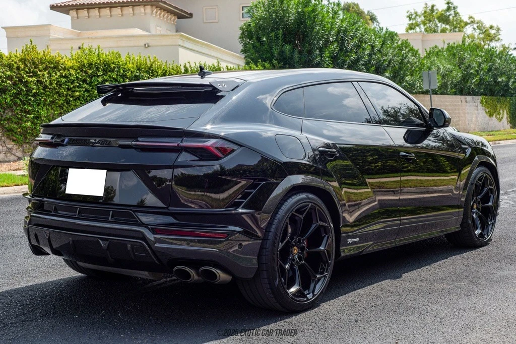 2023 Lamborghini Urus Performante - Image 8 of 12