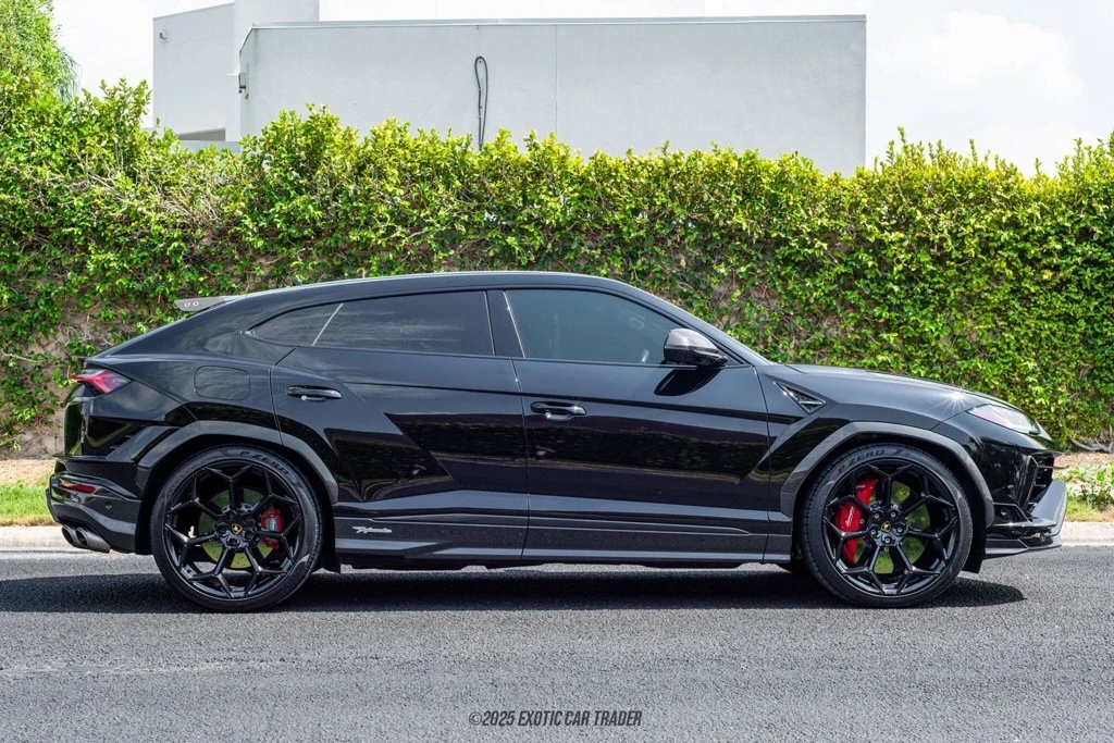 2023 Lamborghini Urus Performante - Image 9 of 12