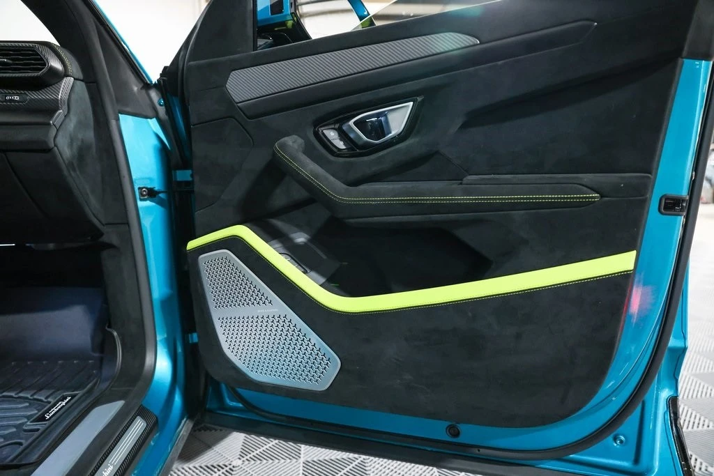 2023 Lamborghini Urus Performante - Image 20 of 21