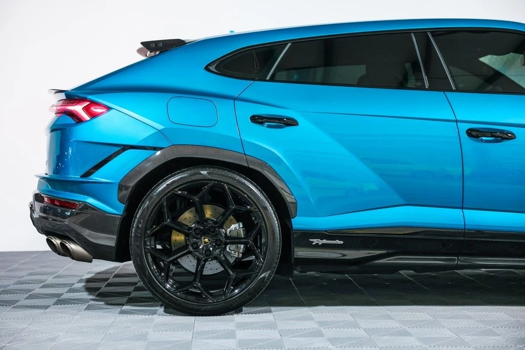 2023 Lamborghini Urus Performante - Image 2 of 21