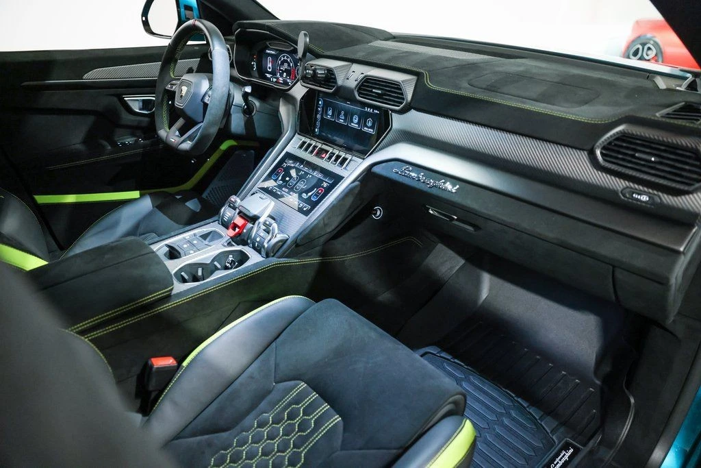 2023 Lamborghini Urus Performante - Image 19 of 21