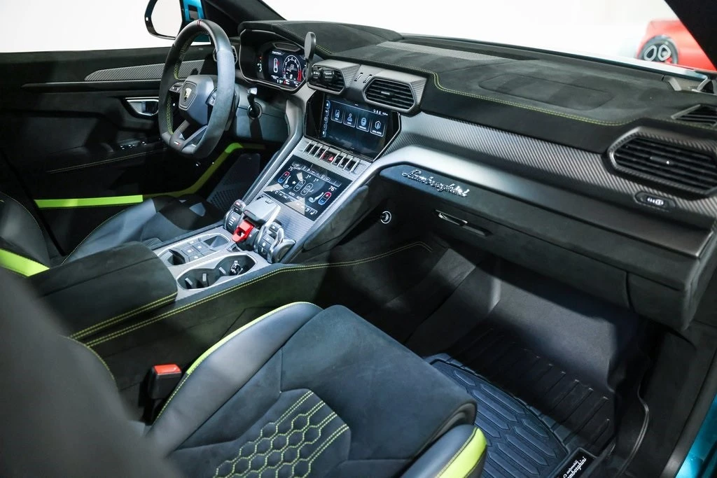 2023 Lamborghini Urus Performante - Image 19 of 21