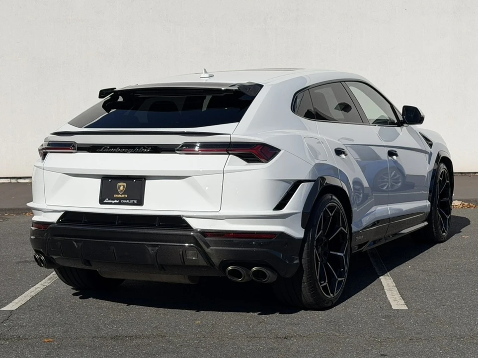 2023 Lamborghini Urus Performante - Image 5 of 12